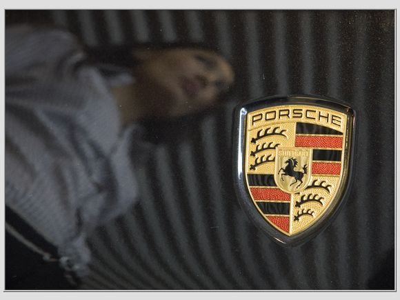 Ir „Porsche“ atėjo sunkios dienos.
