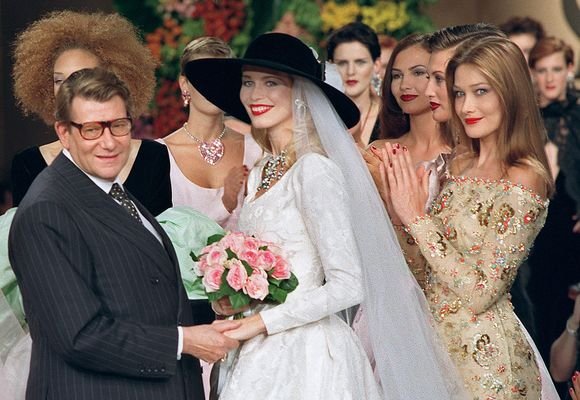 Prancūzų dizaineris Yves Saint Laurent`as ir Claudia Schiffer