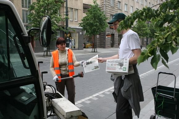 Dienraščio dalinimo akcija pasitinkant vasarą