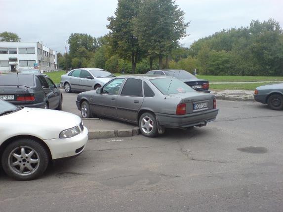 Fotopolicija: keistas parkingas