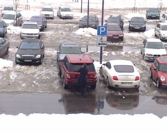 15min.lt skaitytojo Andriaus nuotr./Fotopolicija. Range Rover
