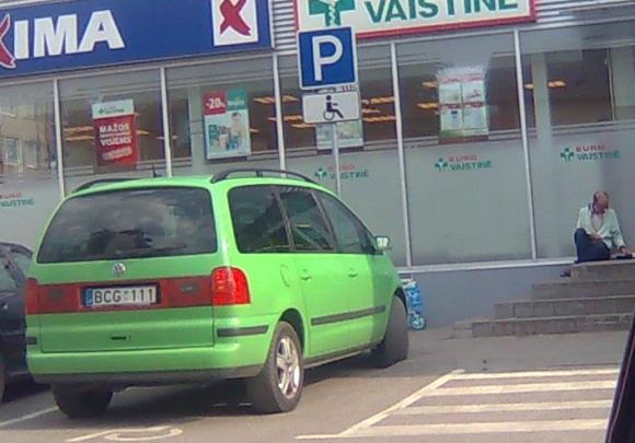 Fotopolicija, mįslingas „VW Sharan“