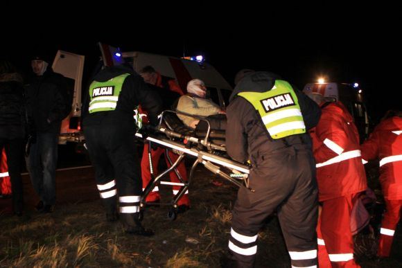 Nuo kelio nulėkė latvių mikroautobusas
