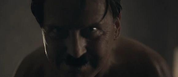Reklaminiame klipe Adolfas Hitleris įkūnija AIDS grėsmę.