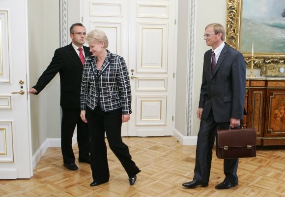 Dalia Grybauskaitė išklausė Algimanto Valantino informaciją apie tragiškus įvykius Kaune.