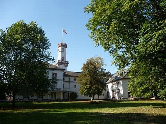 Vasario 16-osios gimnazija