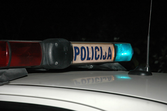 Policija.