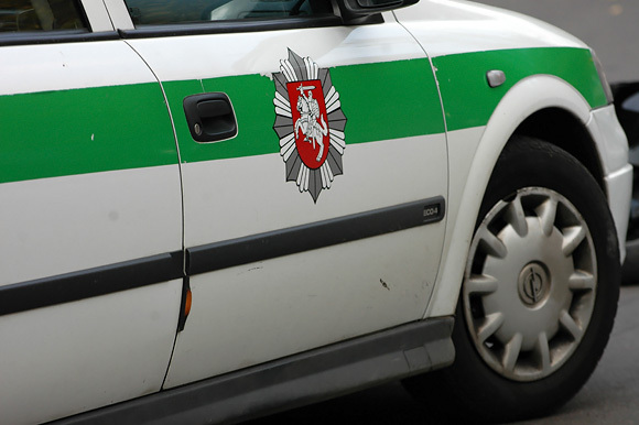 Policija.