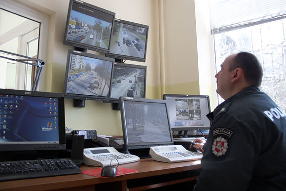 Policininkas stebi Druskininkų gatves