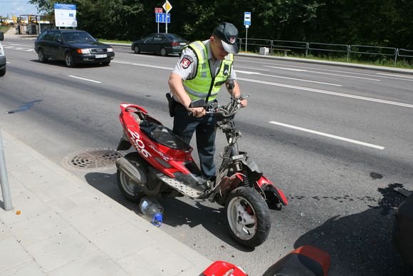 Avarijos vietoje (nuotrauka iš kito eismo įvykio)