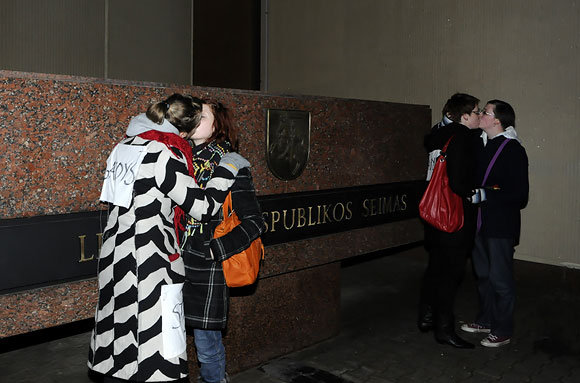 Studentų „Bučiniai kovai su homofobija“