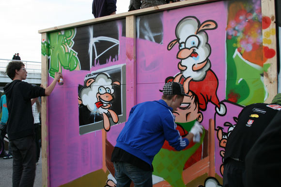 Grafitų festivalyje „NESCAFÉ Street Art 2010“ triumfavo vilniečiai.