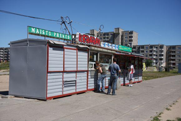 Romai vietoje policijos posto norėtų įrengti kebabinę