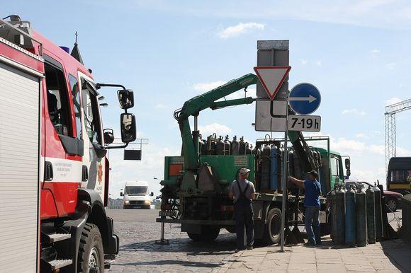 Laimei, vakar šalia Vytauto Didžiojo tilto pažirę deguonies balionai bėdų nepridarė. Avarijos padariniai buvo nedelsiant likviduoti.