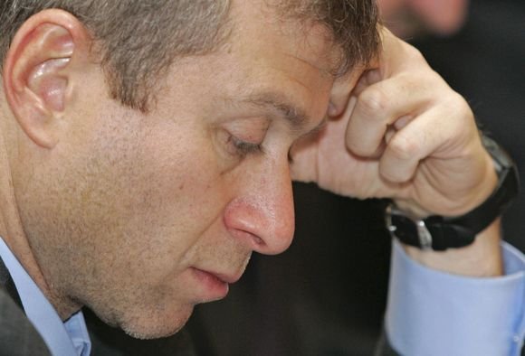 Futbolo klubo „Chelsea“ savininkas Romanas Abramovičius yra turtingiausių Rusijos žmonių trejetuke.