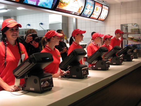 „McDonald's“ siekia didinti turimą rinkos dalį ir į naująjį restoraną investavo 2,407 mln. litų.