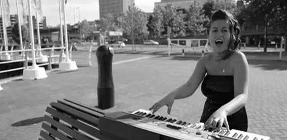 Kadras iš „Newport (Ymerodraeth State of Mind)“ vaizdo klipo