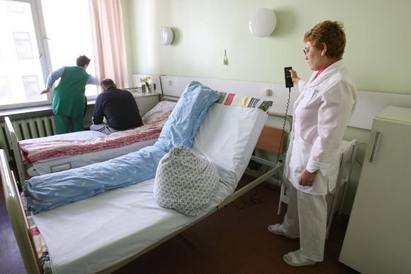 KRKKL gydęsis išeivis iš Lietuvos už medikų rūpestį atsilygino su kaupu: jam tarpininkaujant Kauną pasiekė keliasdešimt vienetų medicininės įrangos. 