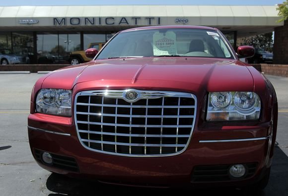 Pasaulyje gerai žinomam automobilių koncernui „Chrysler“ bankrotas buvo neišvengiamas, nes kreditoriai nesutiko nurašyti dalies skolų. 