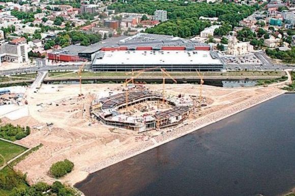 Jeigu, pavyzdžiui, kokiam nors statomam objektui skirta  3 mln. litų parama, tačiau kol jis bus pastatyas praeis dar keli metai, o politikai skelbia, o politikai skelbia, kad tie pinigai jau panaudoti.