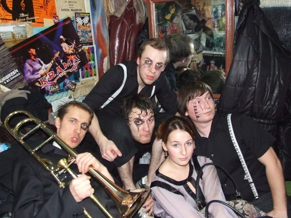 Grupė „Suicide DJs“ kupina įspūdžių grįžo iš koncertinių gastrolių.