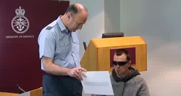 Craigas Lundbergas testuoja naują prietaisą
