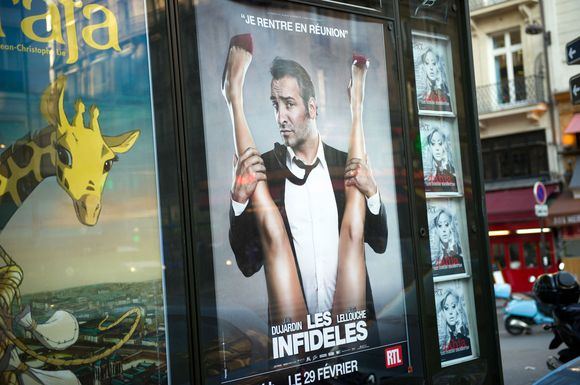 Jeanas Dujardinas reklamuoja filmą „Les Infideles“