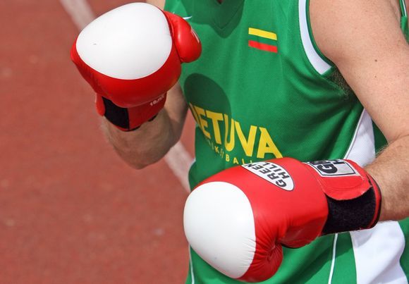  Lietuvos jaunimo (16–17 metų) bokso čempionate išdalyta 11 medalių komplektų.