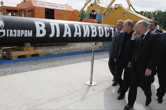 Užsienio investuotojų lūkesčius Rusija traiško  „Gazprom“ atstovų rankomis.