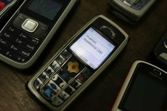 Telefonai tapo mėgstamu paauglių grobiu.