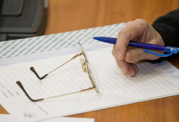 PavadinimasLietuvos gyventojai galės sulietuvinti savo pavardes atsisakydami slaviškų priesagų.
