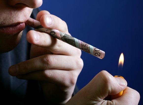 Padidinus akcizo mokestį, cigarečių prekybos apyvarta sumažėjo 50 proc., nelygu cigarečių rūšis ar kaina, todėl negalima sakyti, kad pirkėjai pradėjo rinktis pigesnius rūkalus.