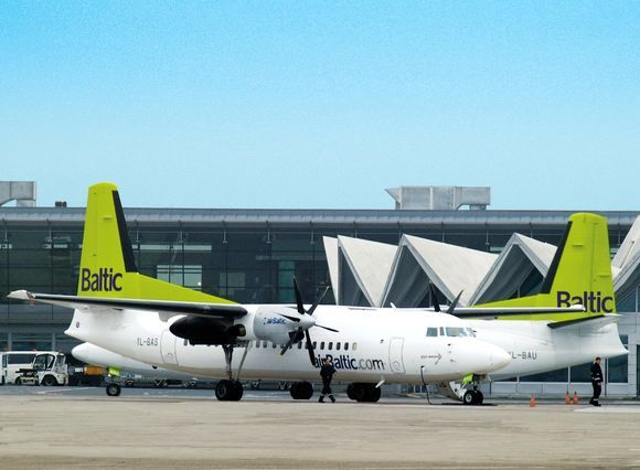 „airBaltic“  lėktuvai oro uoste