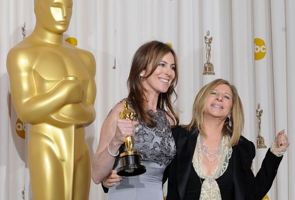 Geriausia režisiere tapo Kathryn Bigelow (kairėje).
