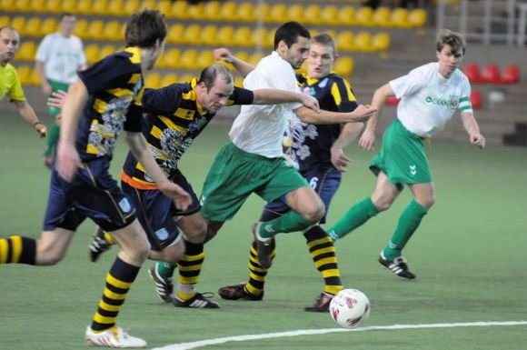 Andrejus Nagumanovas tarp varžovų