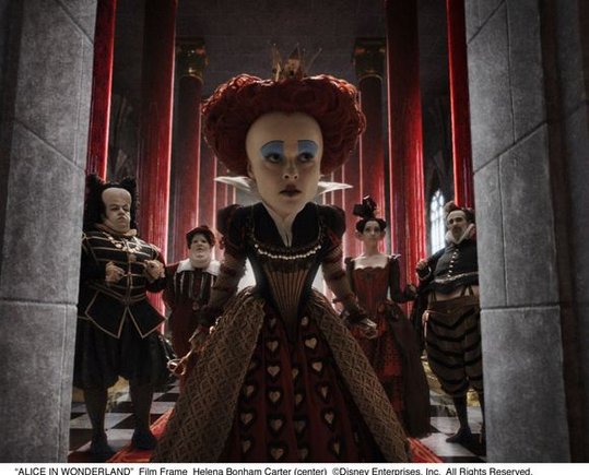 Filmas „Alisa stebuklų šalyje“.