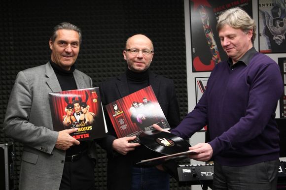 Grupė „Antis“ išleido vinilo plokštelę