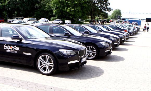 BMW automobilių kolona Diuseldorfe