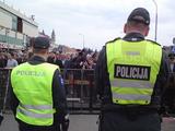 Andriaus Vaitkevičiaus/15min.lt nuotr./Policija saugo gėjų eitynių vietą nuo prie&scaron;ininkų invazijos