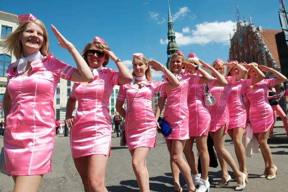 Blondinių paradas Rygoje