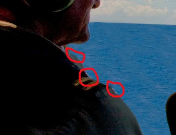 gawker.com nuotr./Ant piloto peties liko nemažai &bdquo;&scaron;iuk&scaron;lių&ldquo;.
