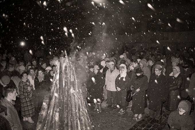 Tado Dambrausko nuotr./Laužai 1991-ųjų sausio 13-osios išvakarėse