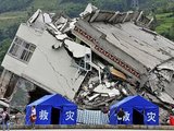 AFP/&bdquo;Scanpix&ldquo; nuotr./Galingas žemės drebėjimas Kinijoje nusine&scaron;ė 69 tūkst. gyvybių.