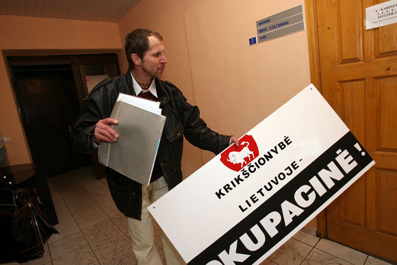 Kovo 11-osios piketuotojas iškviestas aiškintis į policiją.