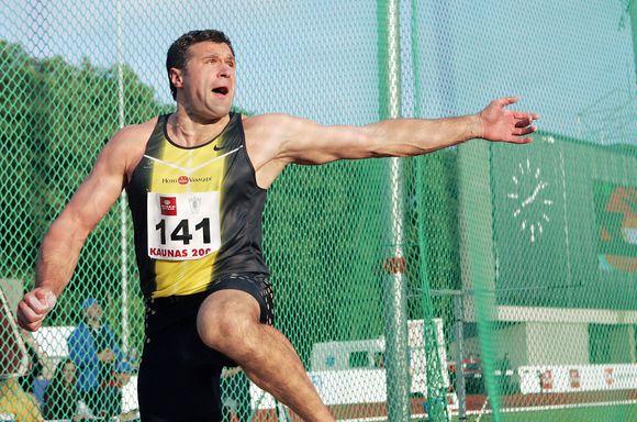 Asmeninis V.Aleknos 2010 metų sezono rekordas - 63,47 metro