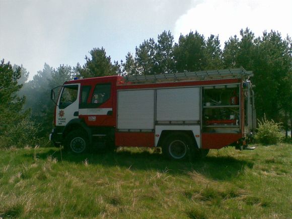 Prie Vilniaus „Akropolio“ dega miškas.