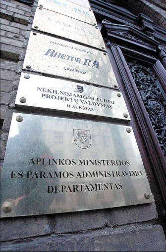 Sostinės Jakšto gatvėje įsikūrusi Aplinkos ministerija savo patalpose neišsitenka, todėl toje pat gatvėje nuomojasi dar 241 kvadratinio metro patalpas.
