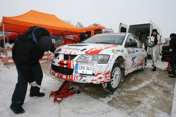 „Halls Winter Rally 2010“ automobilių serviso zona 