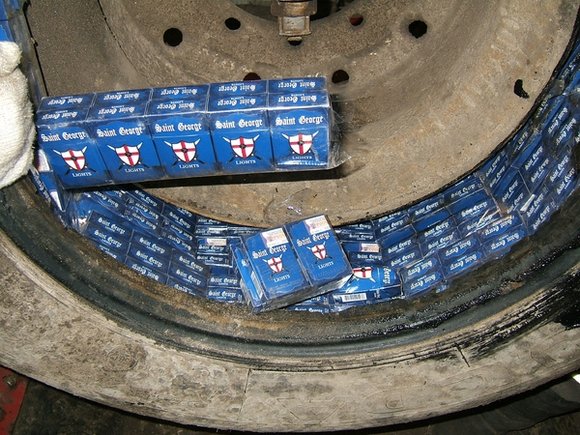 Cigaretės – automobilio rate. 
