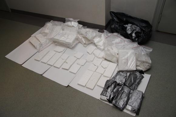 Po ilgalaikės tarptautinės operacijos Latvijoje sulaikyta 205,5 kg kokaino siunta.